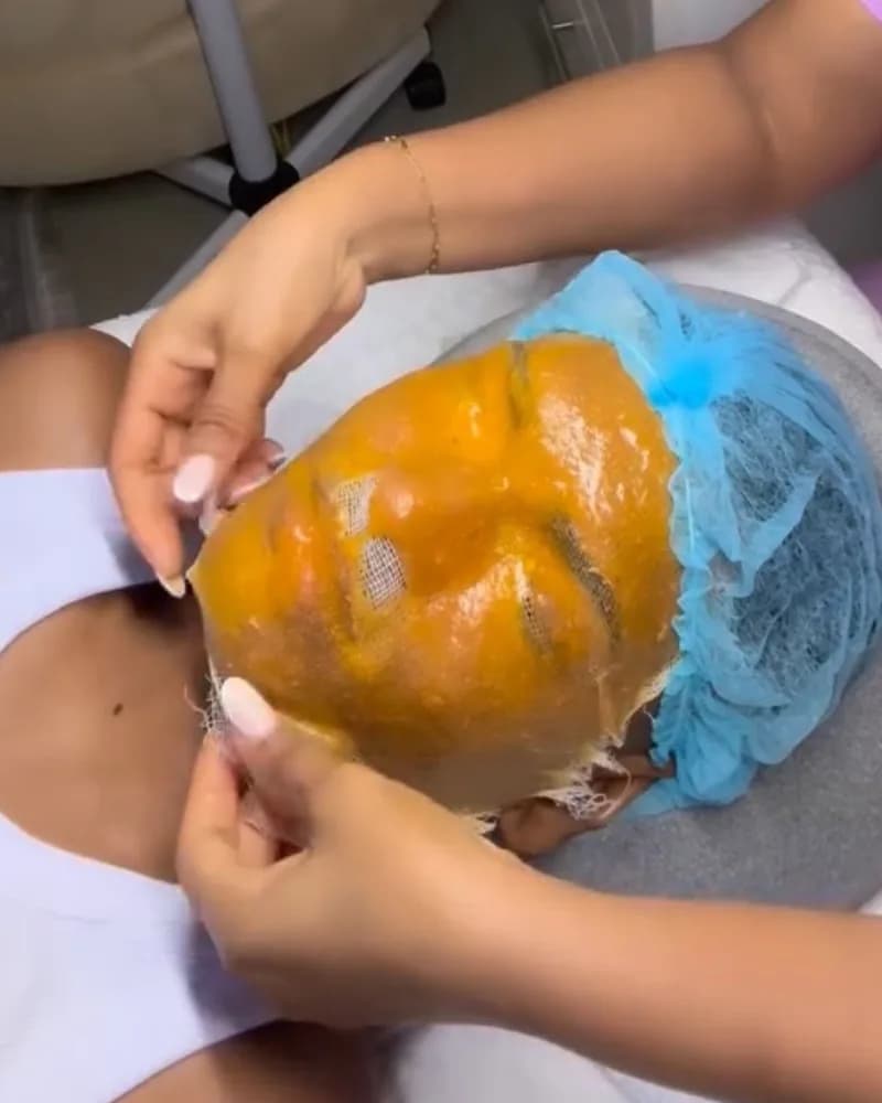 Tratamiento facial con mascarilla